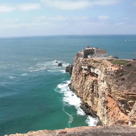 Bed & Seaside - Bola Da Nivea Nazaré