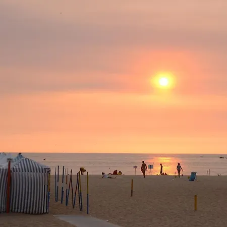 Bed & Seaside - Bola Da Nivea * Nazaré