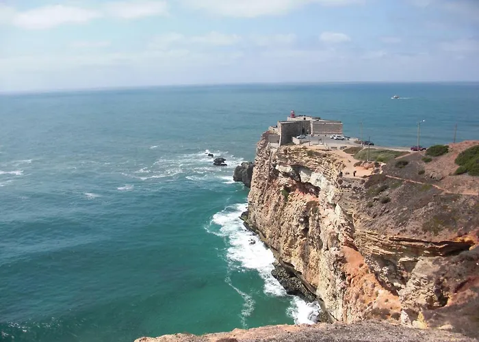 Bed & Seaside - Bola Da Nivea Назаре