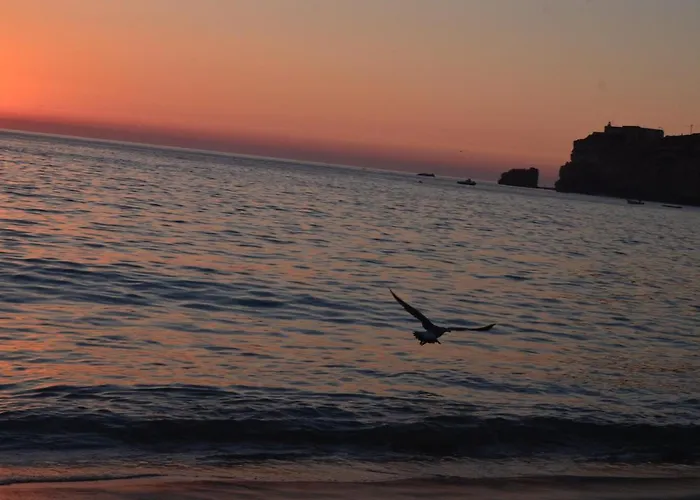 Bed & Seaside - Bola Da Nivea Назаре